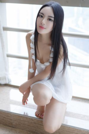 龙纹身的女孩