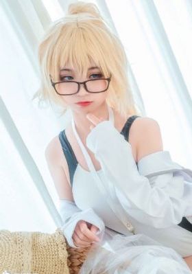 穿比基尼的外星人