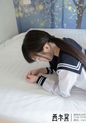 撕开胸罩一边亲一摸