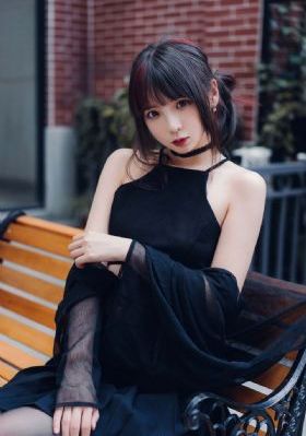 撕开她的乳罩慢慢捏捏视频